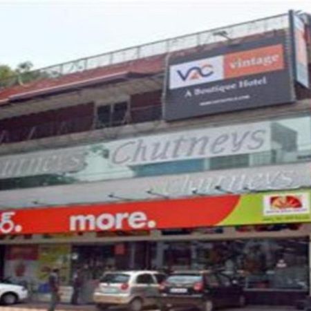 V2C Vintage Hotel Hyderabad Exterior foto
